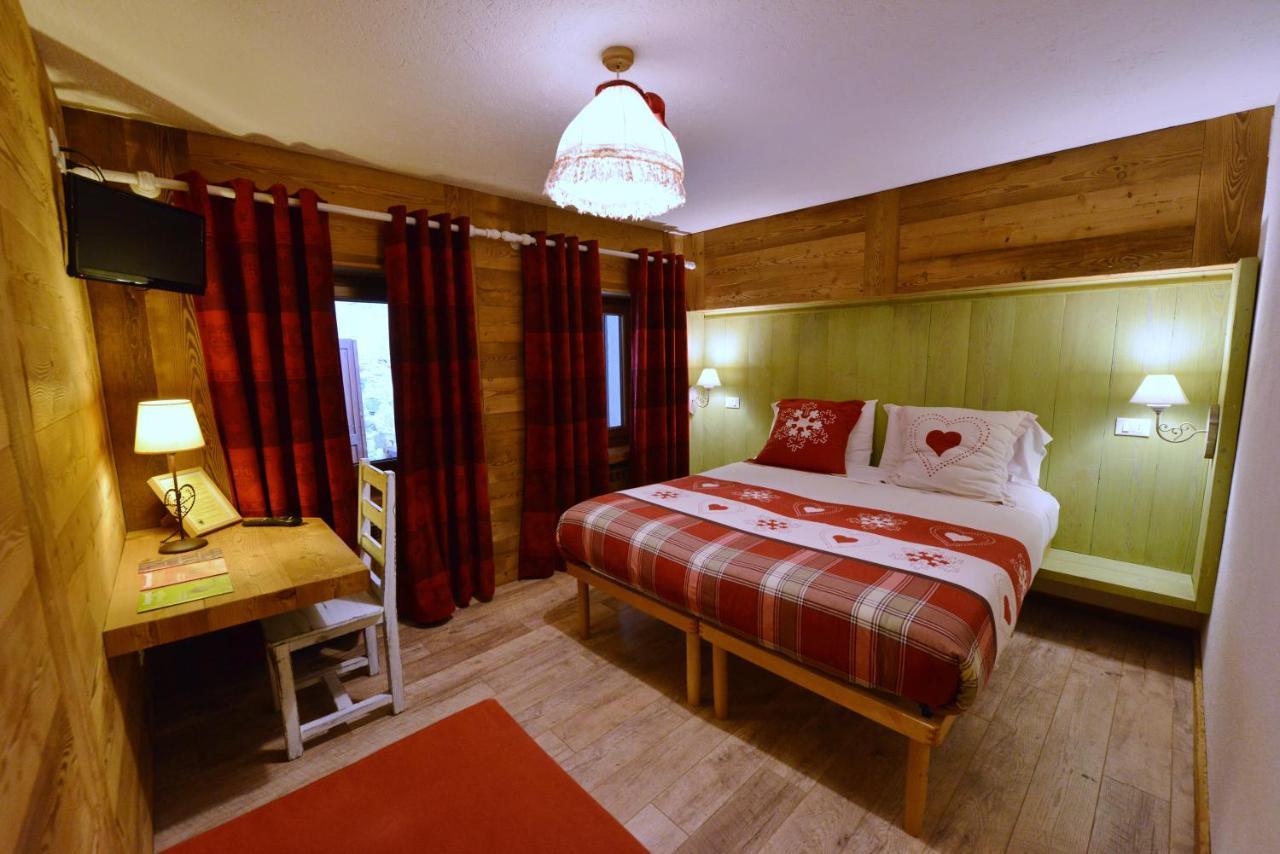 Hotel Petit Dahu - Chambres Et Restaurant Конье Экстерьер фото