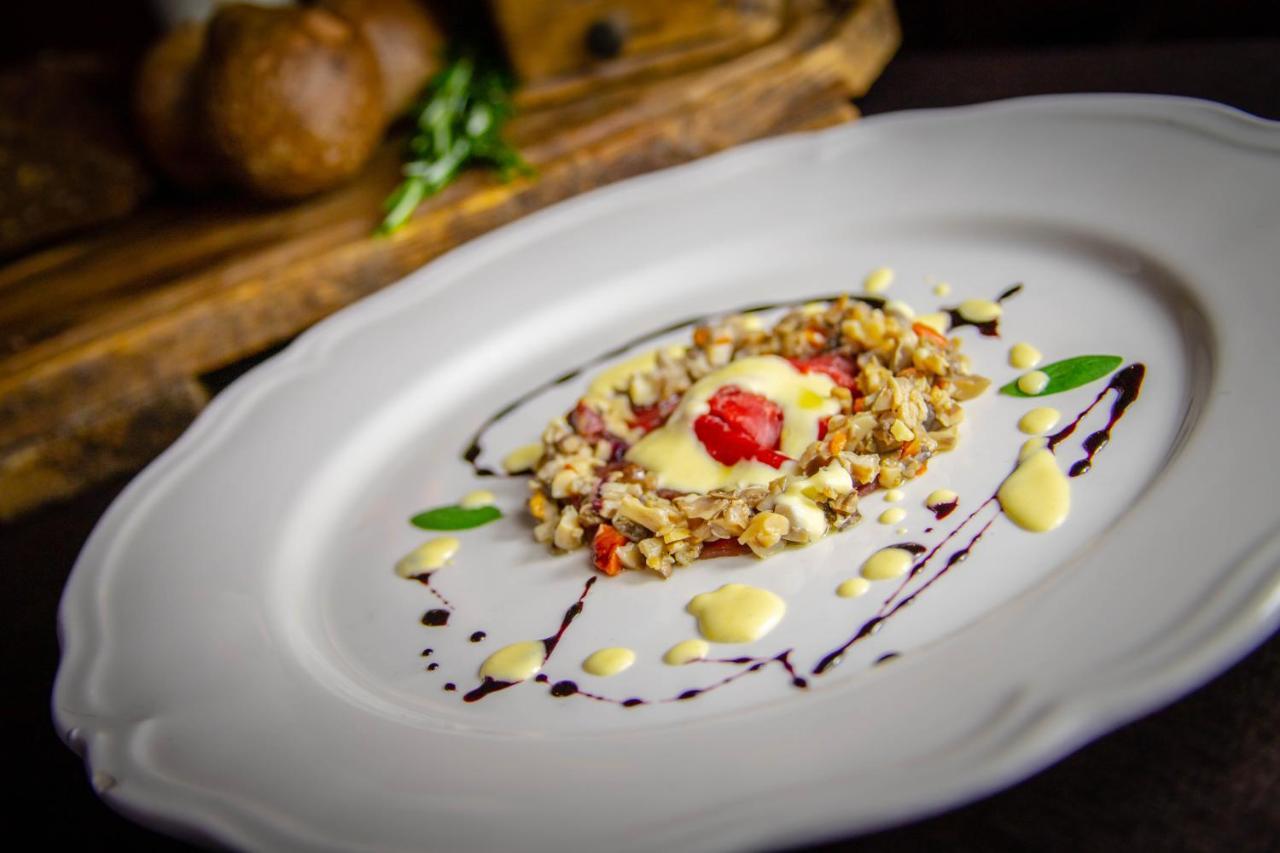 Hotel Petit Dahu - Chambres Et Restaurant Конье Экстерьер фото