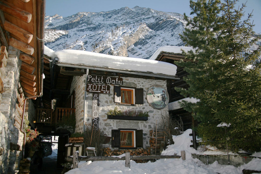 Hotel Petit Dahu - Chambres Et Restaurant Конье Экстерьер фото